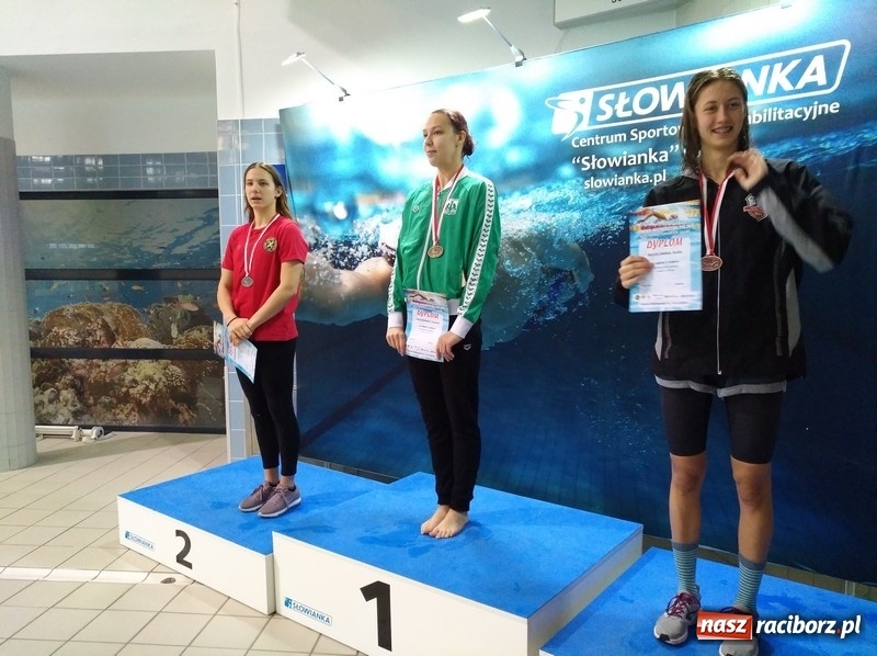 Zdjęcie w galerii na portalu naszraciborz.pl: Pływanie. Pięć medali pływaków Szkoły Mistrzostwa Sportowego wiadomości z regionu