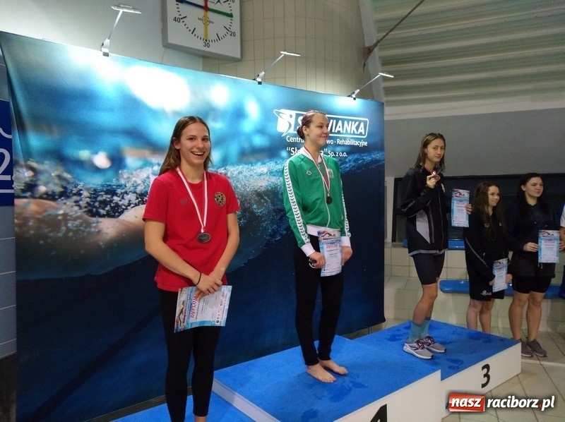 Zdjęcie w galerii na portalu naszraciborz.pl: Pływanie. Pięć medali pływaków Szkoły Mistrzostwa Sportowego wiadomości z regionu
