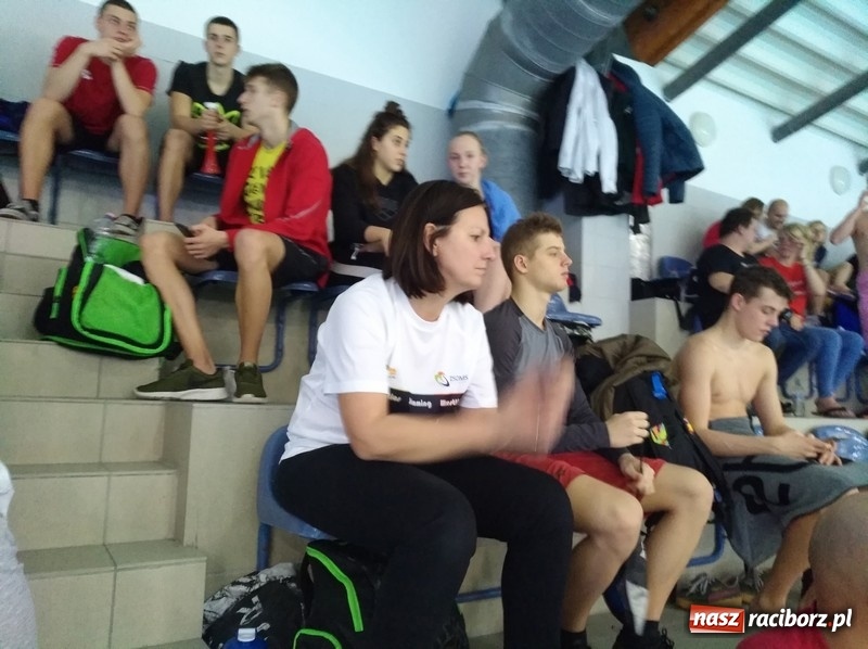Zdjęcie w galerii na portalu naszraciborz.pl: Pływanie. Pięć medali pływaków Szkoły Mistrzostwa Sportowego wiadomości z regionu