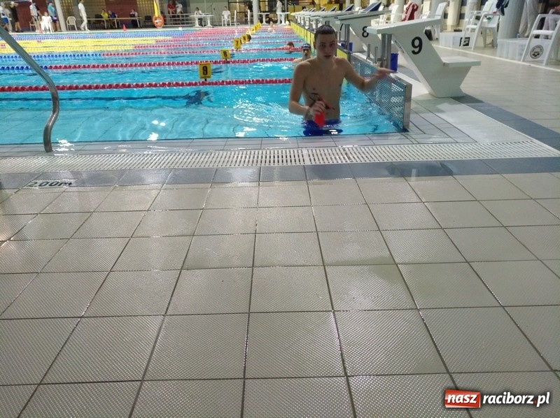 Zdjęcie w galerii na portalu naszraciborz.pl: Pływanie. Pięć medali pływaków Szkoły Mistrzostwa Sportowego wiadomości z regionu