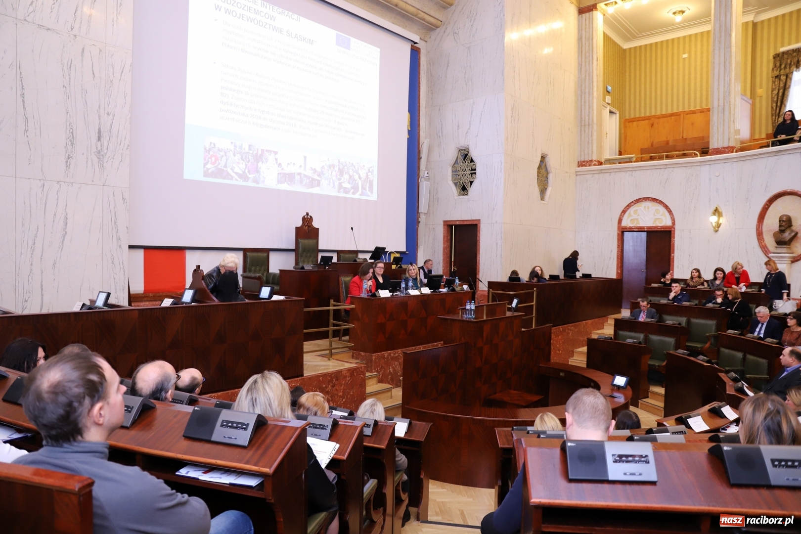 Zdjęcie w galerii na portalu naszraciborz.pl: Władze wojewódzkie chcą wspierać integrację obcokrajowców. Górny Śląsk potrzebuje rąk do pracy wiadomości z regionu
