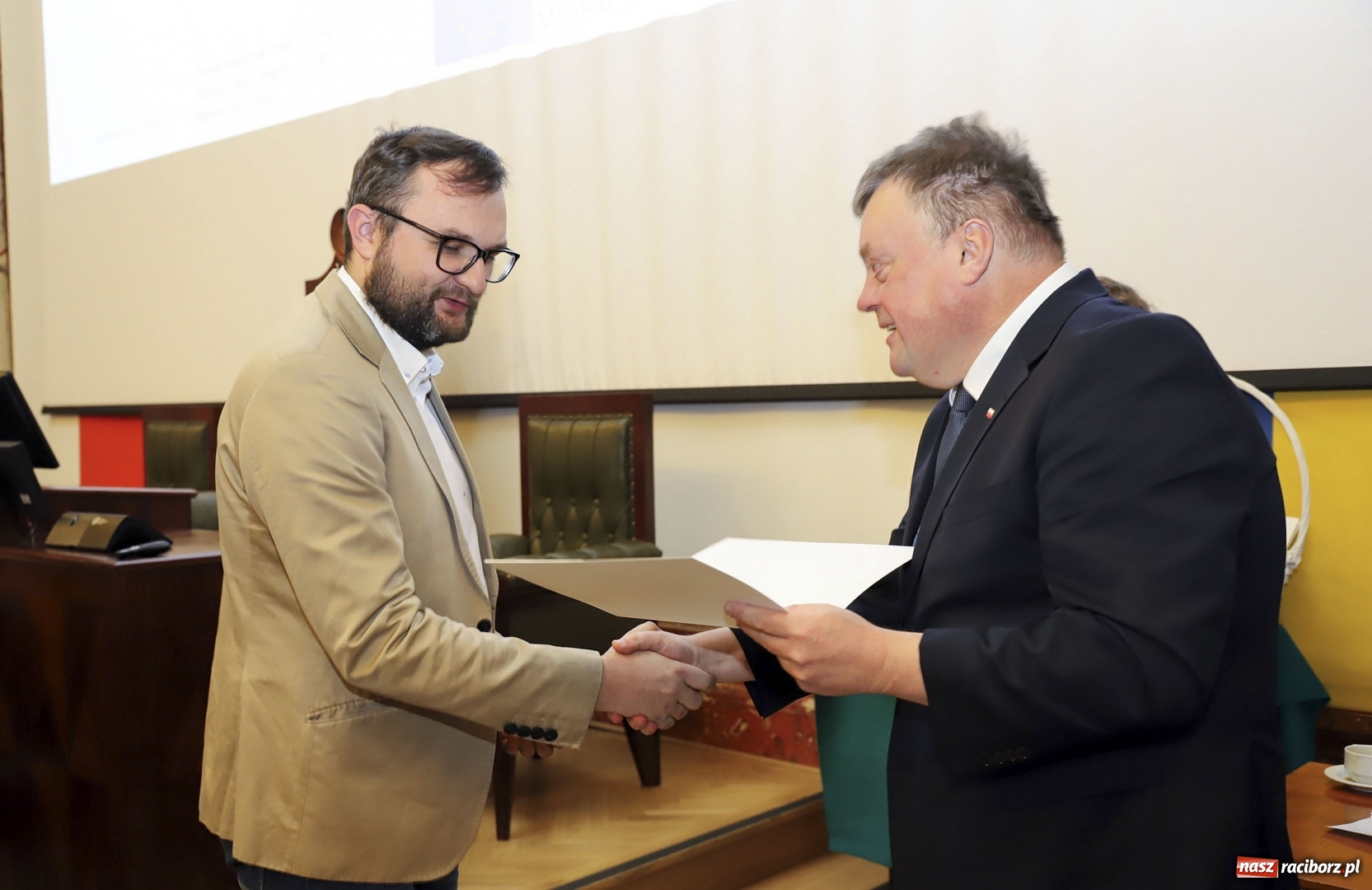 Zdjęcie w galerii na portalu naszraciborz.pl: Władze wojewódzkie chcą wspierać integrację obcokrajowców. Górny Śląsk potrzebuje rąk do pracy wiadomości z regionu