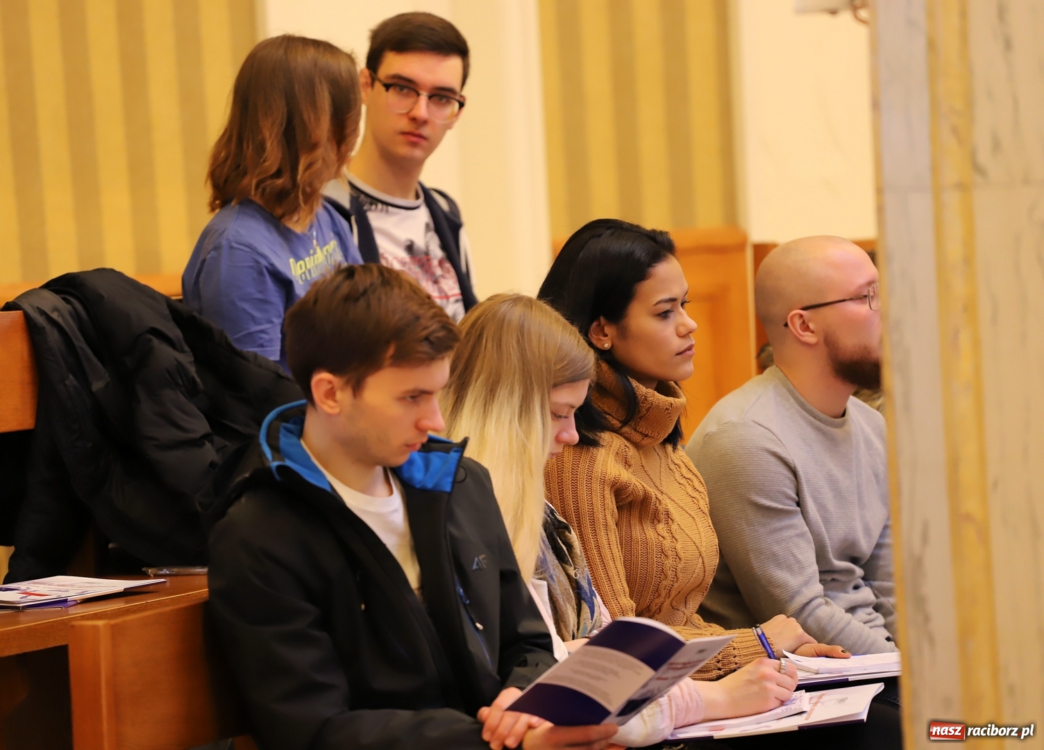 Zdjęcie w galerii na portalu naszraciborz.pl: Władze wojewódzkie chcą wspierać integrację obcokrajowców. Górny Śląsk potrzebuje rąk do pracy wiadomości z regionu