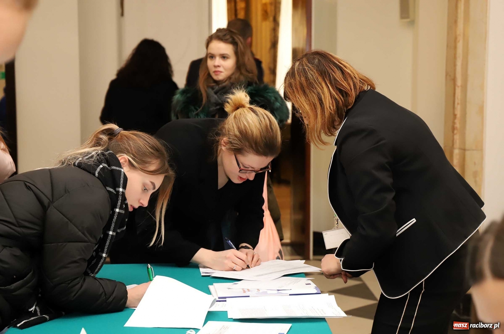 Zdjęcie w galerii na portalu naszraciborz.pl: Władze wojewódzkie chcą wspierać integrację obcokrajowców. Górny Śląsk potrzebuje rąk do pracy wiadomości z regionu