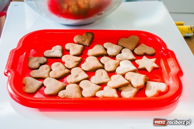 Zdjęcie w galerii na portalu naszraciborz.pl: Uczniowie SP 1 na warsztatach w Gastronomiku wiadomości z regionu