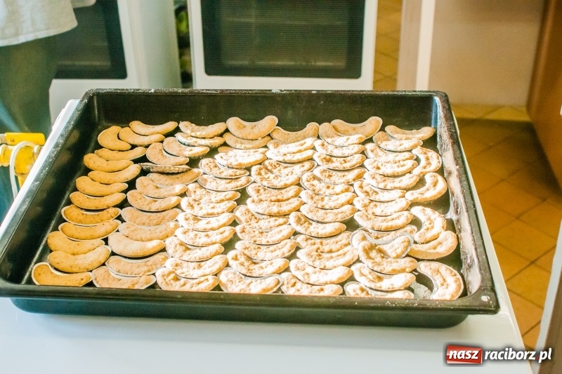 Zdjęcie w galerii na portalu naszraciborz.pl: Uczniowie SP 1 na warsztatach w Gastronomiku wiadomości z regionu