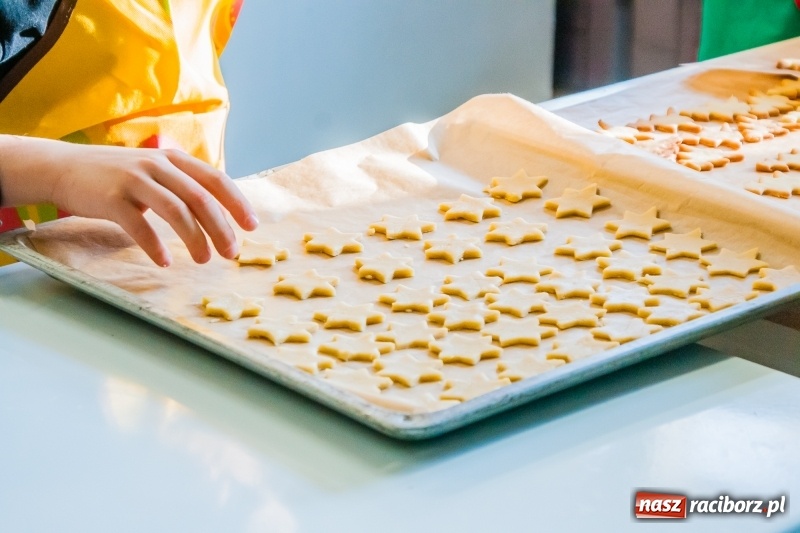 Zdjęcie w galerii na portalu naszraciborz.pl: Uczniowie SP 1 na warsztatach w Gastronomiku wiadomości z regionu