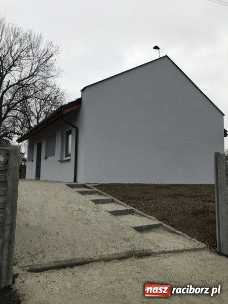 Zdjęcie w galerii na portalu naszraciborz.pl: Gmina oddała do użytku budynek socjalny w Tworkowie  wiadomości z regionu