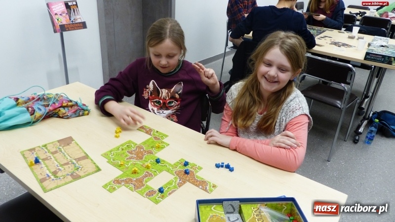Zdjęcie w galerii na portalu naszraciborz.pl: Planszówkowe piątki w raciborskiej bibliotece wiadomości z regionu