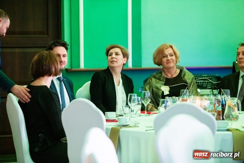 Zdjęcie w galerii na portalu naszraciborz.pl: Przedświąteczne spotkanie w Rafako. Uhonorowano emerytów i jubilatów spółki wiadomości z regionu