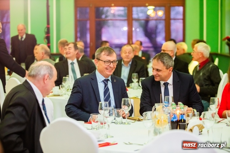 Zdjęcie w galerii na portalu naszraciborz.pl: Przedświąteczne spotkanie w Rafako. Uhonorowano emerytów i jubilatów spółki wiadomości z regionu