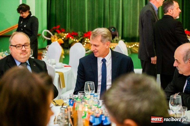Zdjęcie w galerii na portalu naszraciborz.pl: Przedświąteczne spotkanie w Rafako. Uhonorowano emerytów i jubilatów spółki wiadomości z regionu
