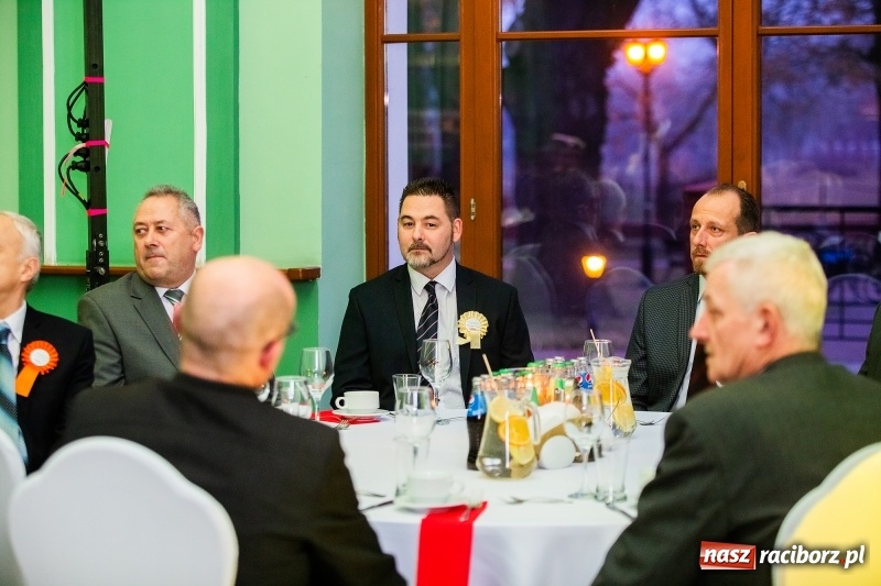 Zdjęcie w galerii na portalu naszraciborz.pl: Przedświąteczne spotkanie w Rafako. Uhonorowano emerytów i jubilatów spółki wiadomości z regionu