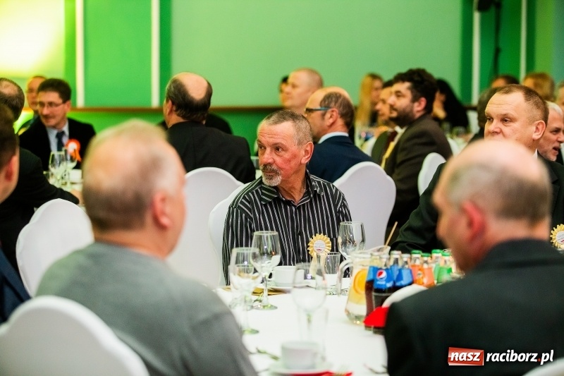 Zdjęcie w galerii na portalu naszraciborz.pl: Przedświąteczne spotkanie w Rafako. Uhonorowano emerytów i jubilatów spółki wiadomości z regionu