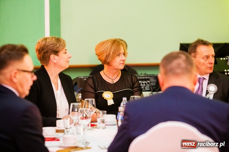 Zdjęcie w galerii na portalu naszraciborz.pl: Przedświąteczne spotkanie w Rafako. Uhonorowano emerytów i jubilatów spółki wiadomości z regionu