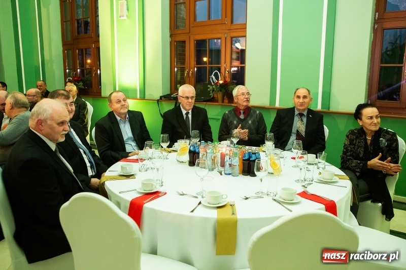 Zdjęcie w galerii na portalu naszraciborz.pl: Przedświąteczne spotkanie w Rafako. Uhonorowano emerytów i jubilatów spółki wiadomości z regionu