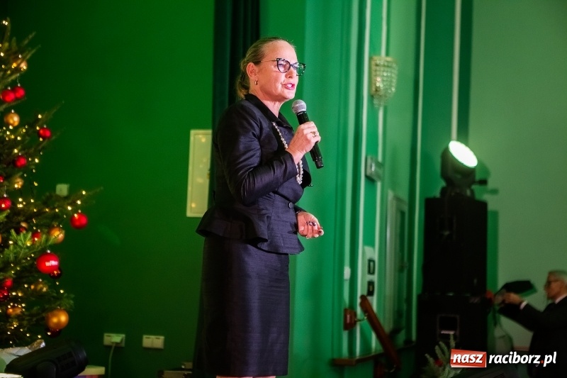 Zdjęcie w galerii na portalu naszraciborz.pl: Przedświąteczne spotkanie w Rafako. Uhonorowano emerytów i jubilatów spółki wiadomości z regionu