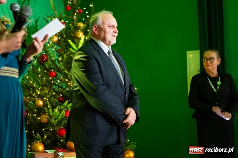 Zdjęcie w galerii na portalu naszraciborz.pl: Przedświąteczne spotkanie w Rafako. Uhonorowano emerytów i jubilatów spółki wiadomości z regionu