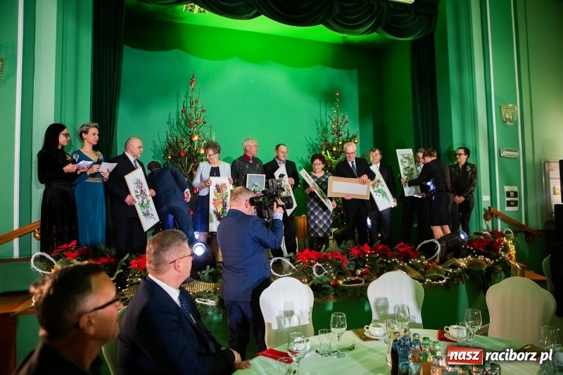 Zdjęcie w galerii na portalu naszraciborz.pl: Przedświąteczne spotkanie w Rafako. Uhonorowano emerytów i jubilatów spółki wiadomości z regionu