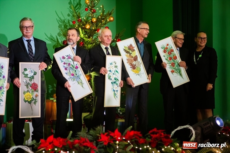 Zdjęcie w galerii na portalu naszraciborz.pl: Przedświąteczne spotkanie w Rafako. Uhonorowano emerytów i jubilatów spółki wiadomości z regionu