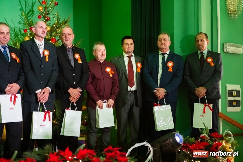 Zdjęcie w galerii na portalu naszraciborz.pl: Przedświąteczne spotkanie w Rafako. Uhonorowano emerytów i jubilatów spółki wiadomości z regionu