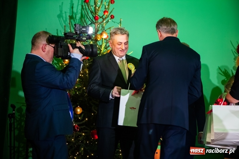 Zdjęcie w galerii na portalu naszraciborz.pl: Przedświąteczne spotkanie w Rafako. Uhonorowano emerytów i jubilatów spółki wiadomości z regionu