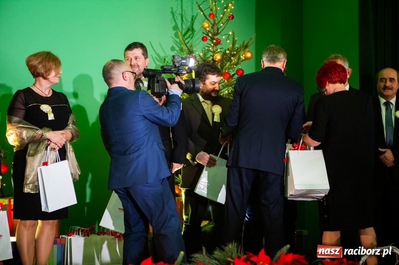 Zdjęcie w galerii na portalu naszraciborz.pl: Przedświąteczne spotkanie w Rafako. Uhonorowano emerytów i jubilatów spółki wiadomości z regionu