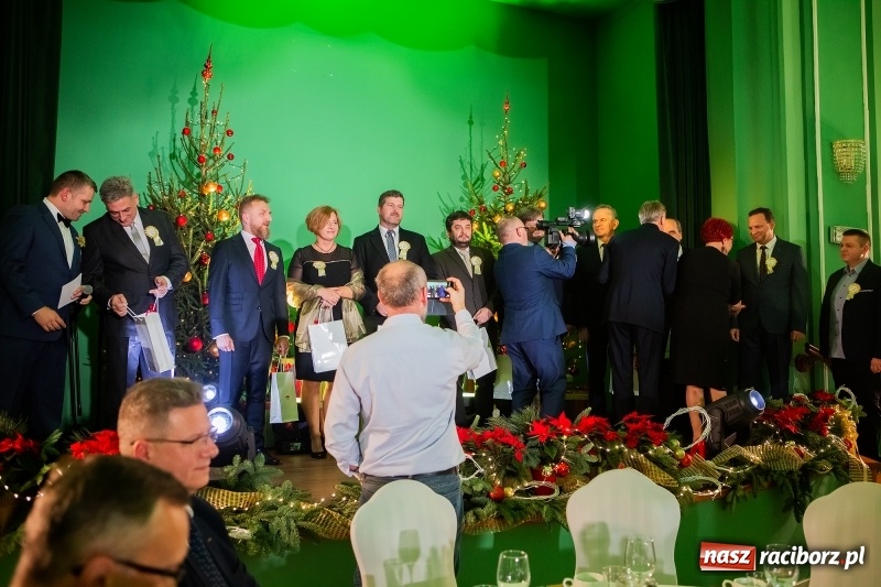 Zdjęcie w galerii na portalu naszraciborz.pl: Przedświąteczne spotkanie w Rafako. Uhonorowano emerytów i jubilatów spółki wiadomości z regionu