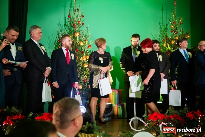 Zdjęcie w galerii na portalu naszraciborz.pl: Przedświąteczne spotkanie w Rafako. Uhonorowano emerytów i jubilatów spółki wiadomości z regionu