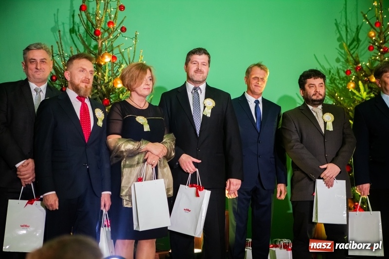 Zdjęcie w galerii na portalu naszraciborz.pl: Przedświąteczne spotkanie w Rafako. Uhonorowano emerytów i jubilatów spółki wiadomości z regionu