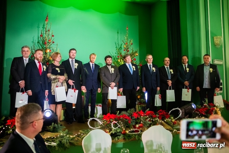 Zdjęcie w galerii na portalu naszraciborz.pl: Przedświąteczne spotkanie w Rafako. Uhonorowano emerytów i jubilatów spółki wiadomości z regionu