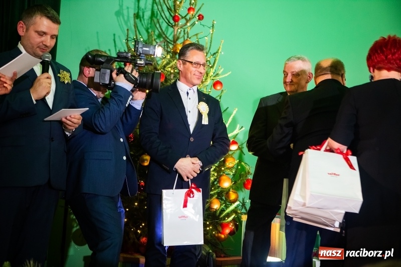 Zdjęcie w galerii na portalu naszraciborz.pl: Przedświąteczne spotkanie w Rafako. Uhonorowano emerytów i jubilatów spółki wiadomości z regionu