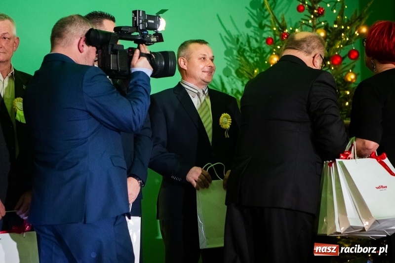 Zdjęcie w galerii na portalu naszraciborz.pl: Przedświąteczne spotkanie w Rafako. Uhonorowano emerytów i jubilatów spółki wiadomości z regionu