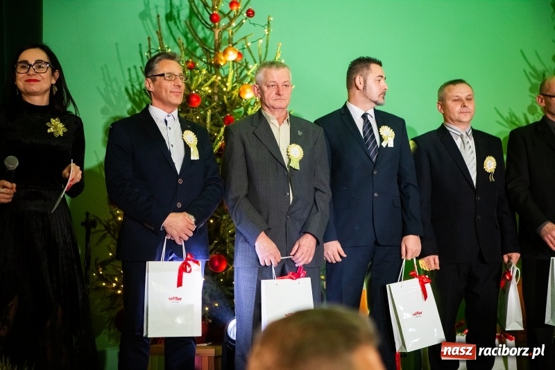 Zdjęcie w galerii na portalu naszraciborz.pl: Przedświąteczne spotkanie w Rafako. Uhonorowano emerytów i jubilatów spółki wiadomości z regionu