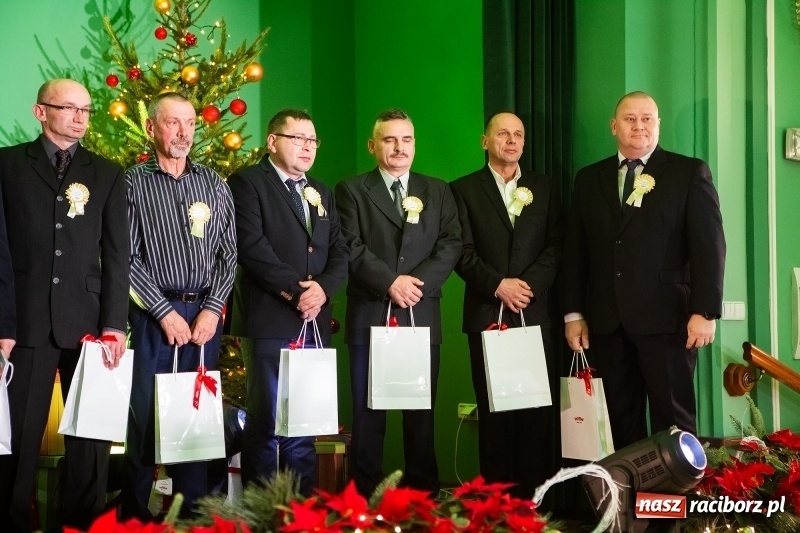Zdjęcie w galerii na portalu naszraciborz.pl: Przedświąteczne spotkanie w Rafako. Uhonorowano emerytów i jubilatów spółki wiadomości z regionu