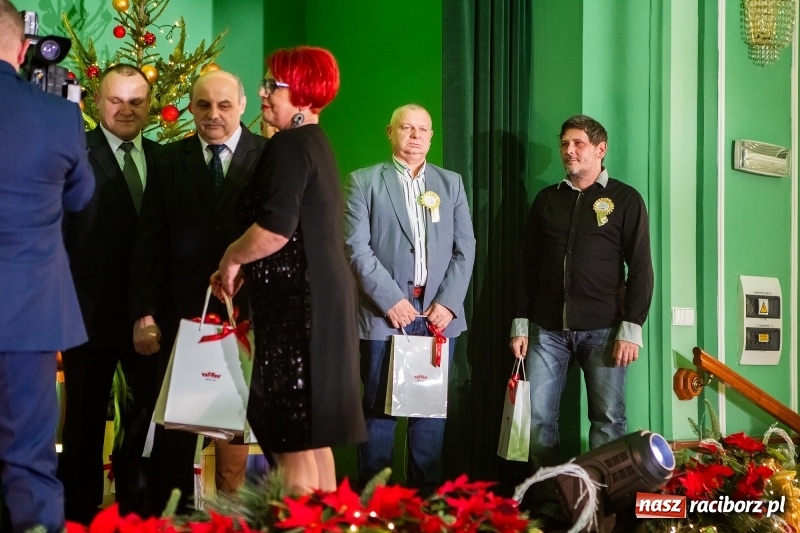 Zdjęcie w galerii na portalu naszraciborz.pl: Przedświąteczne spotkanie w Rafako. Uhonorowano emerytów i jubilatów spółki wiadomości z regionu