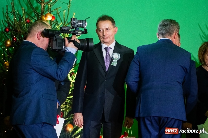 Zdjęcie w galerii na portalu naszraciborz.pl: Przedświąteczne spotkanie w Rafako. Uhonorowano emerytów i jubilatów spółki wiadomości z regionu