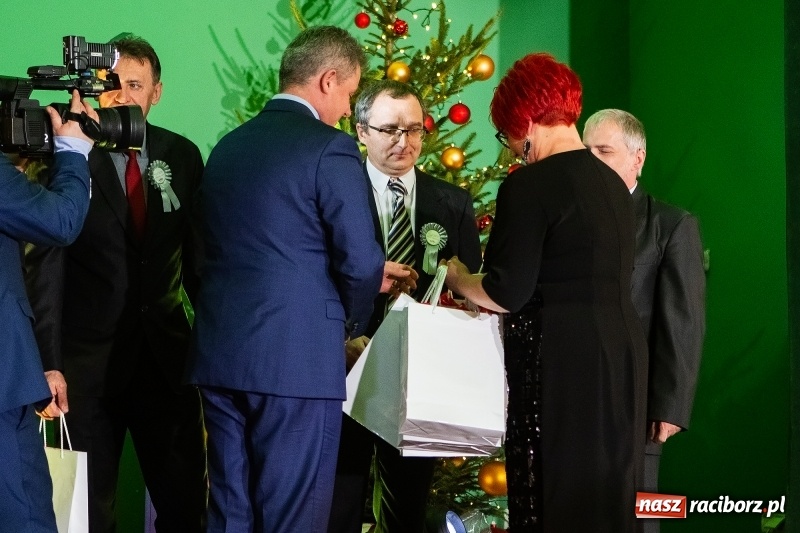 Zdjęcie w galerii na portalu naszraciborz.pl: Przedświąteczne spotkanie w Rafako. Uhonorowano emerytów i jubilatów spółki wiadomości z regionu