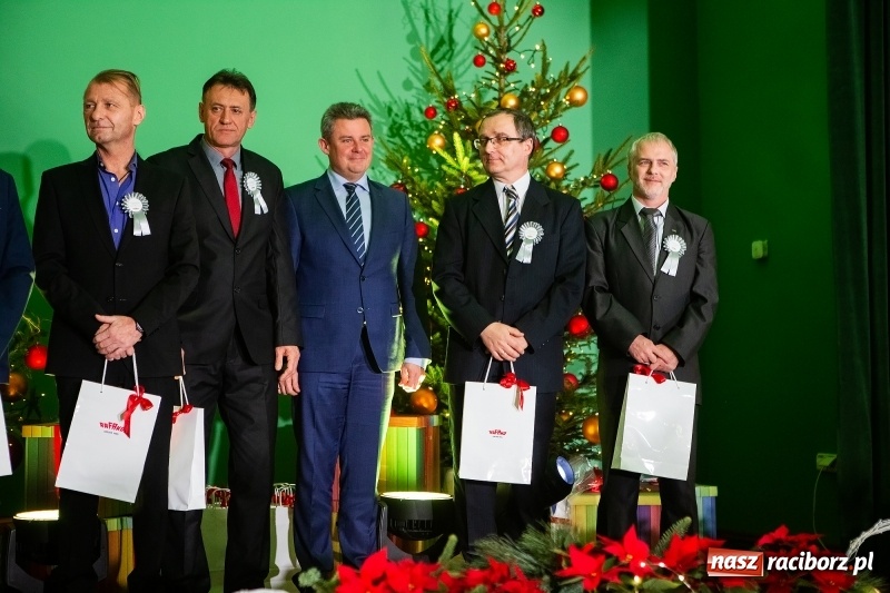 Zdjęcie w galerii na portalu naszraciborz.pl: Przedświąteczne spotkanie w Rafako. Uhonorowano emerytów i jubilatów spółki wiadomości z regionu