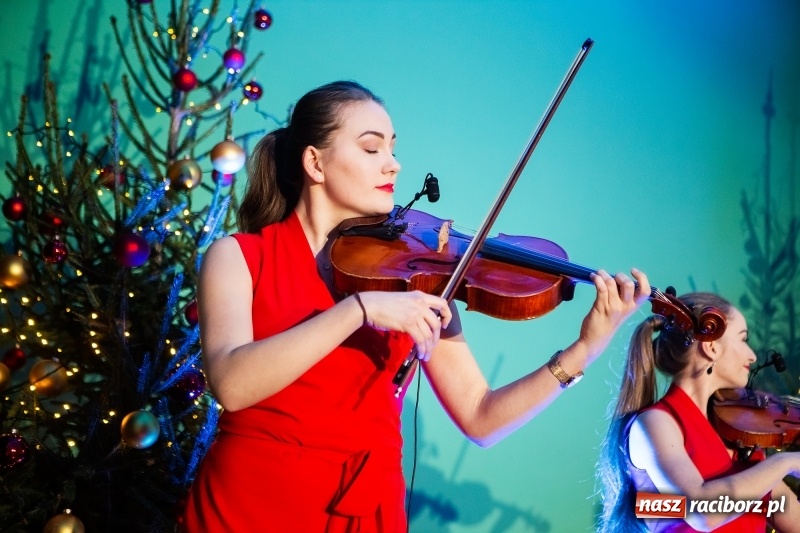 Zdjęcie w galerii na portalu naszraciborz.pl: Przedświąteczne spotkanie w Rafako. Uhonorowano emerytów i jubilatów spółki wiadomości z regionu