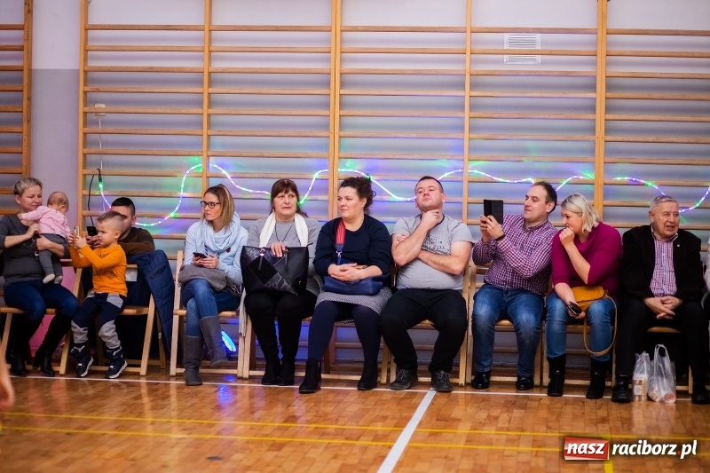 Zdjęcie w galerii na portalu naszraciborz.pl: Pokazy taneczne wychowanków MDK w MOS-ie wiadomości z regionu