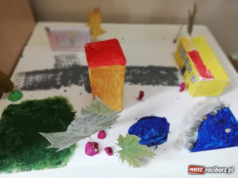 Zdjęcie w galerii na portalu naszraciborz.pl: Uczniowie SP 4 brali udział w ogólnopolskim programie Archi-Przygody wiadomości z regionu