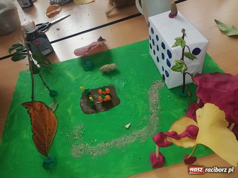 Zdjęcie w galerii na portalu naszraciborz.pl: Uczniowie SP 4 brali udział w ogólnopolskim programie Archi-Przygody wiadomości z regionu