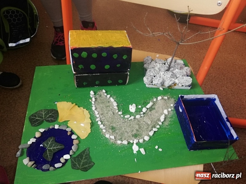 Zdjęcie w galerii na portalu naszraciborz.pl: Uczniowie SP 4 brali udział w ogólnopolskim programie Archi-Przygody wiadomości z regionu