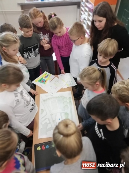 Zdjęcie w galerii na portalu naszraciborz.pl: Uczniowie SP 4 brali udział w ogólnopolskim programie Archi-Przygody wiadomości z regionu