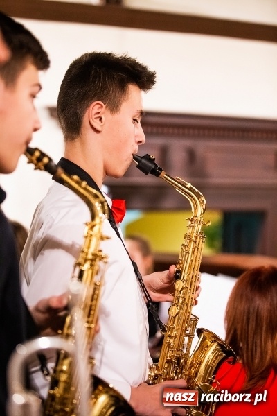 Zdjęcie w galerii na portalu naszraciborz.pl: Koncert kolędowy uczniów i nauczycieli szkoły muzycznej wiadomości z regionu