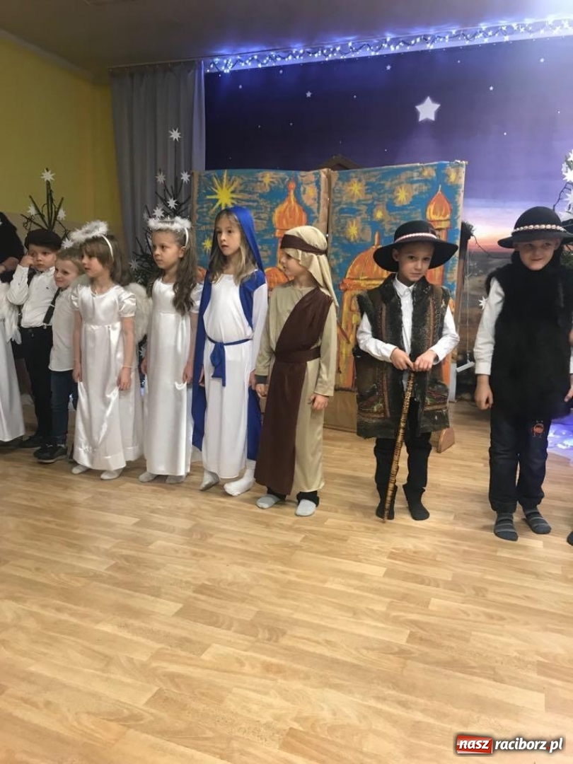 Zdjęcie w galerii na portalu naszraciborz.pl: Dzieci z rudzkiego przedszkola przedstawiły jasełka wiadomości z regionu