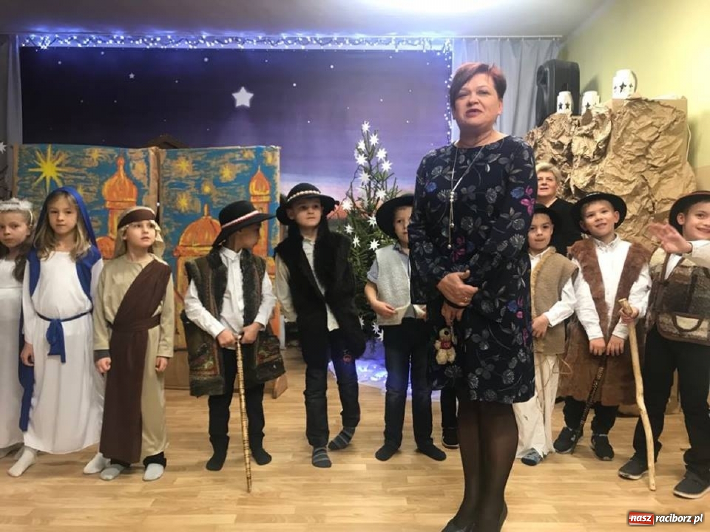 Zdjęcie w galerii na portalu naszraciborz.pl: Dzieci z rudzkiego przedszkola przedstawiły jasełka wiadomości z regionu