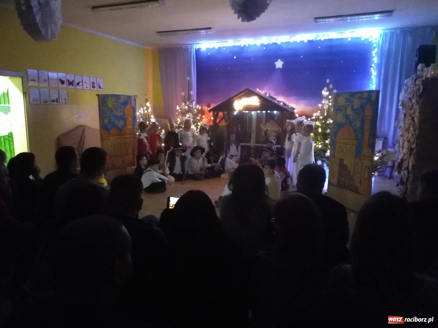 Zdjęcie w galerii na portalu naszraciborz.pl: Dzieci z rudzkiego przedszkola przedstawiły jasełka wiadomości z regionu