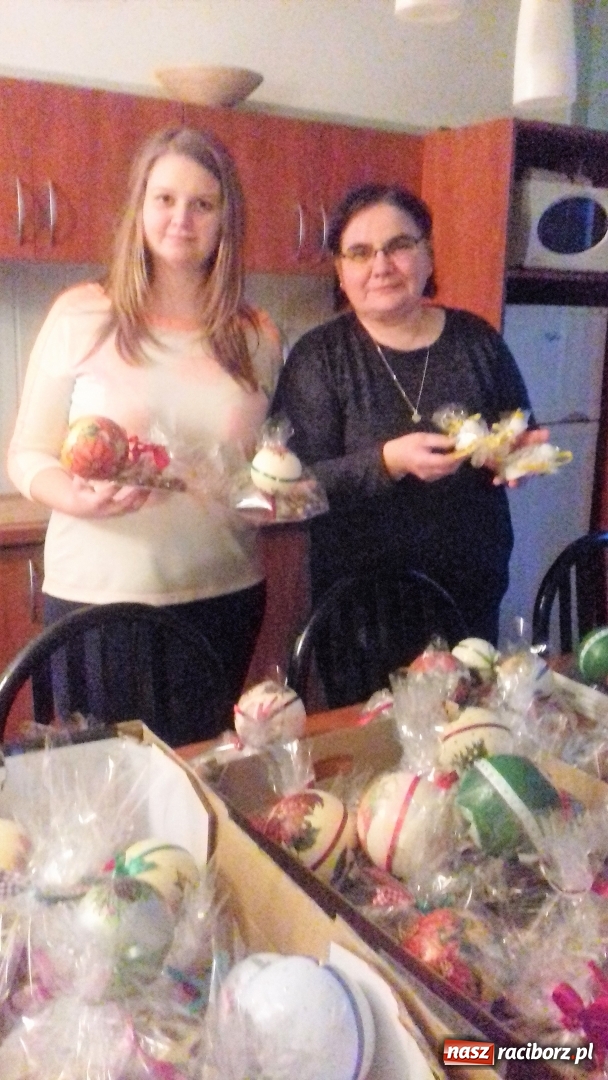 Zdjęcie w galerii na portalu naszraciborz.pl: Wychowankowie Ośrodka dla Niesłyszących obdarowali chorych w hospicjum św. Józefa wiadomości z regionu